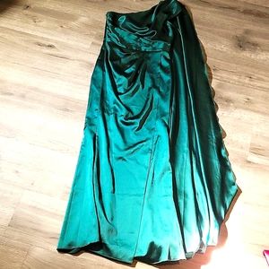 Emerald green Floor length one shoulder cloak sleeve formal gown